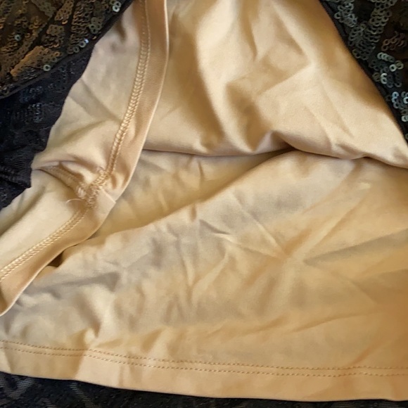 Off the shoulder eunice BCBG dress - Picture 4 of 8